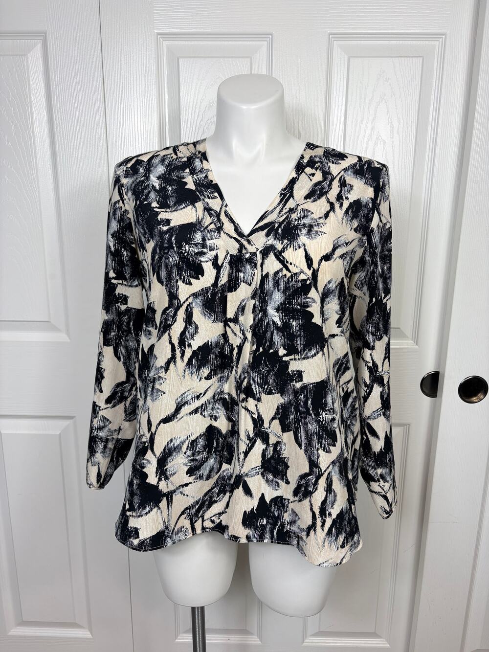 Lafayette 148 New York Ivory and Black Floral Silk Long Sleeve Blouse Size L